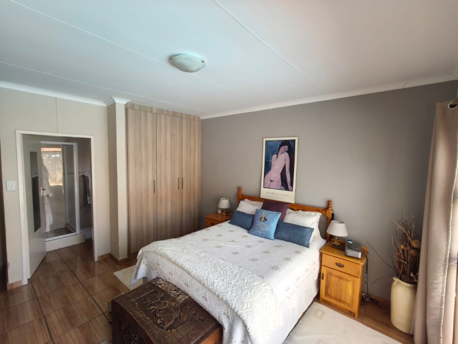 3 Bedroom Property for Sale in Waterkloof East North West